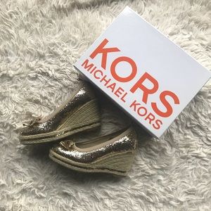♥️NEW MICHEAL KORS CHILDREN’S GOLD WEDGES♥️
